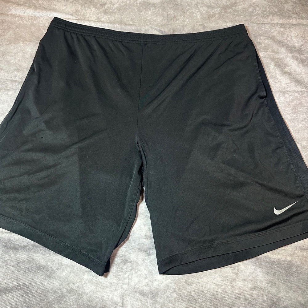 Nike Dri-Fit Athletic Shorts Mens Large Black Mesh Panels Running Gym Training